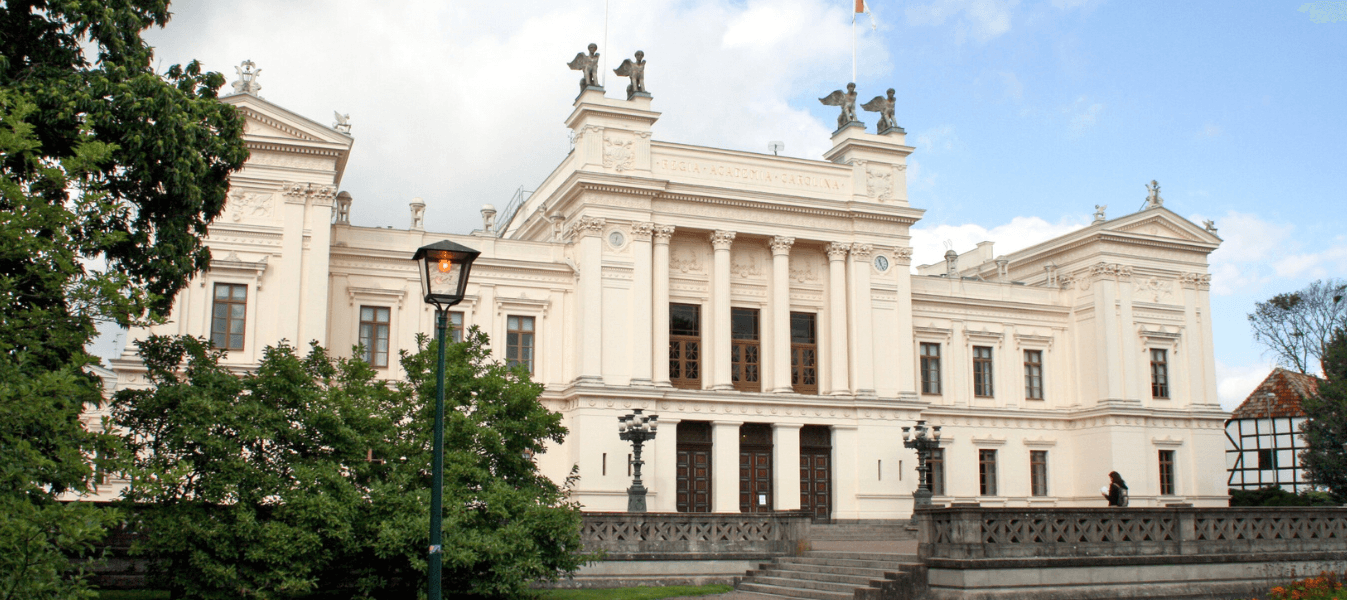 What is the largest university in Sweden? Over 70,000 students study here.